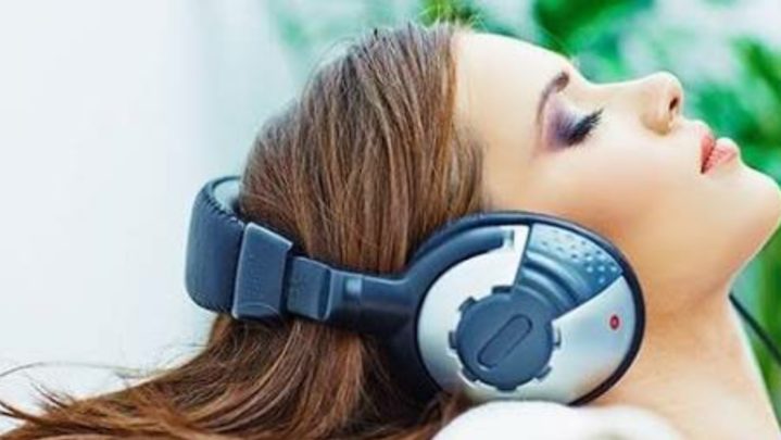 Bollywood Songs that would calm your mind