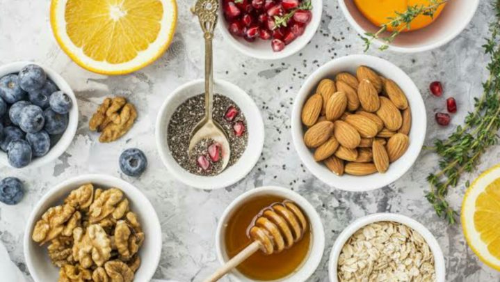 Love munching snacks? Here are some healthy snacks ideas