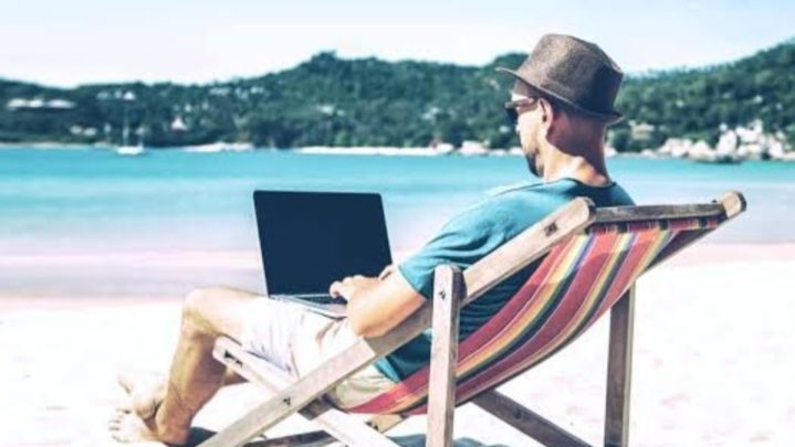 Love travelling? Here are 6 jobs that would allow you to travel