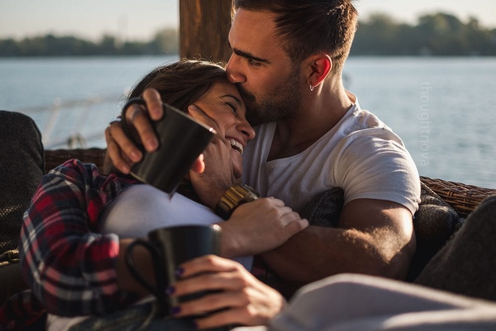 10 small gestures that make a huge difference in your relationship