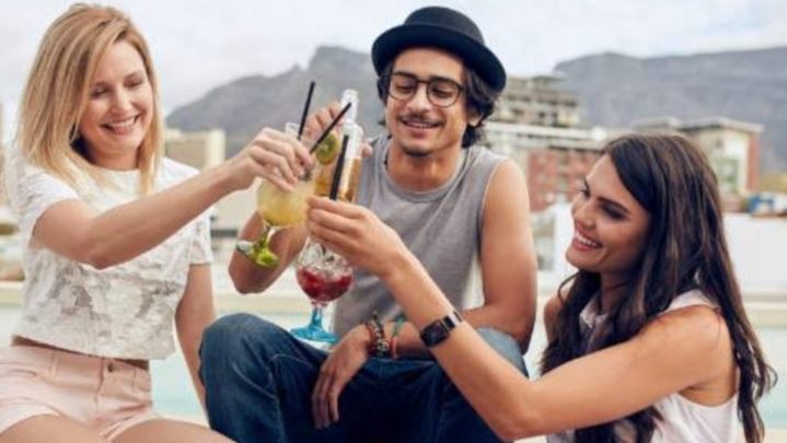 Signs that your BFF is ruining your relationship