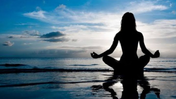 3 mindfulness meditation techniques that can help you break the strings of negative thoughts