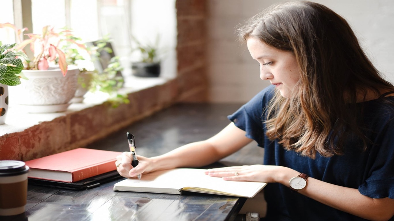 How maintaining a daily diary can be beneficial