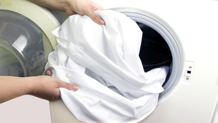 Tips to wash white clothes