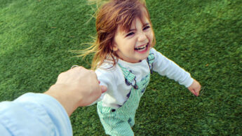 5 ways to raise a happy kid