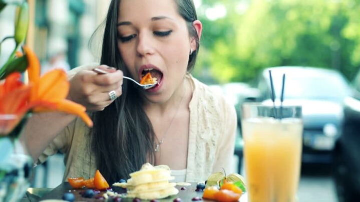 Why eating on time is important 