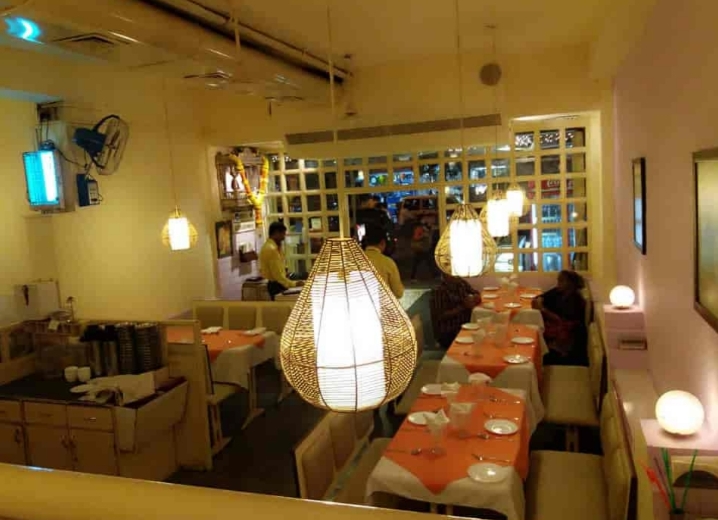 5 Best Local Restaurants In Mumbai You Must Visit 6