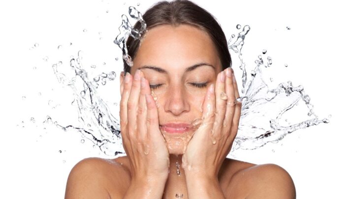 5 Reasons Why You Should Opt For Salicylic Acid Face Wash