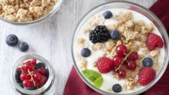 7 Healthy Foods That You Can Much At Midnight