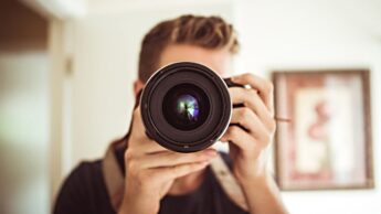 7 Tips To Ace Candid Photographs