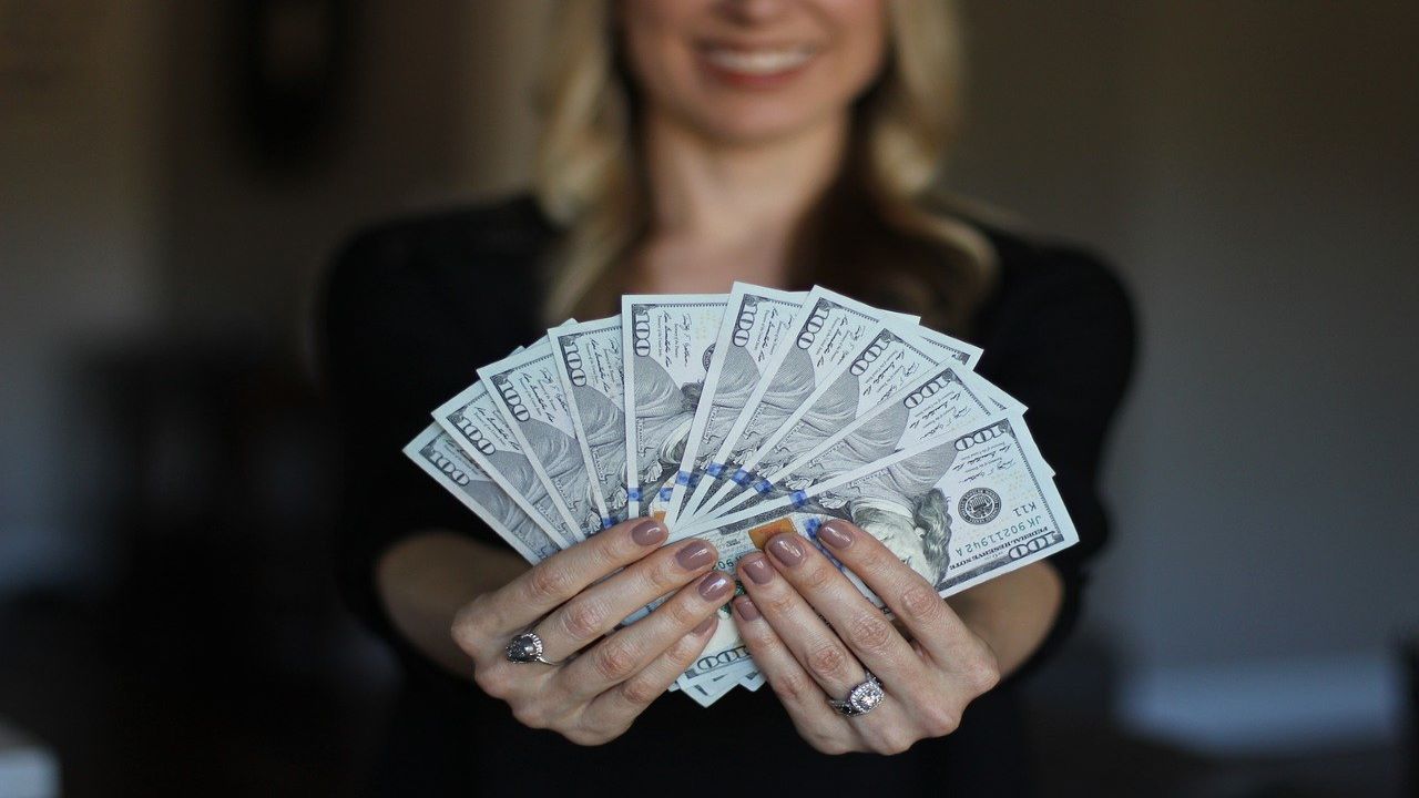 How Does Having Money Help In Being Happy