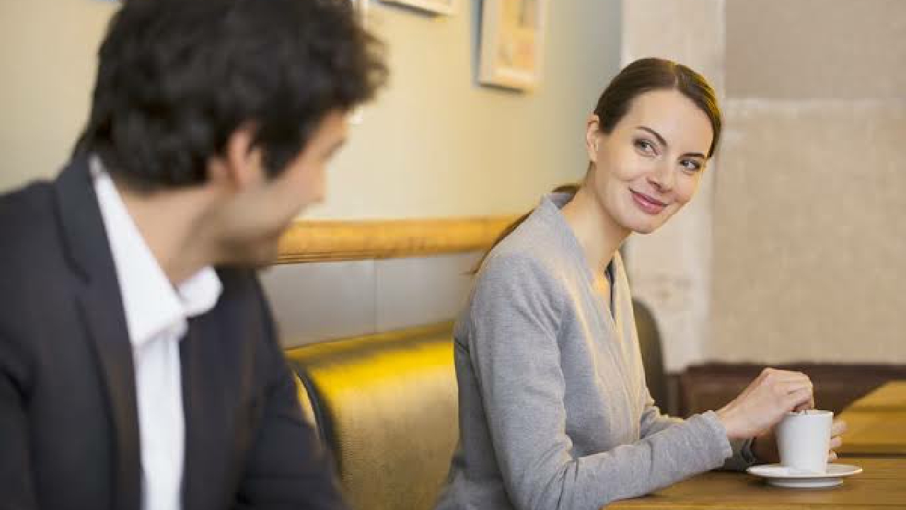 5 Unknown Reasons To Help Boys Know Why Girls Choose To Flirt At Times