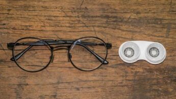 Contact Lenses or Eyeglasses: Which is more beneficial