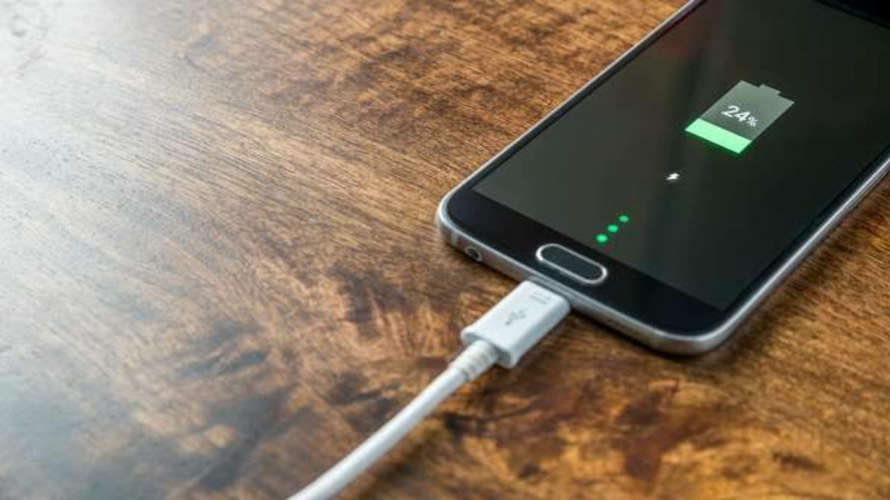 Reasons Why We Must Not Use Mobiles Phones When They Are On Charge