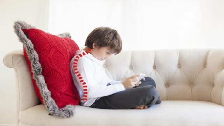 How Can Parents Help Their Children Have A Good Sitting Posture To Avoid Back Pain In Future