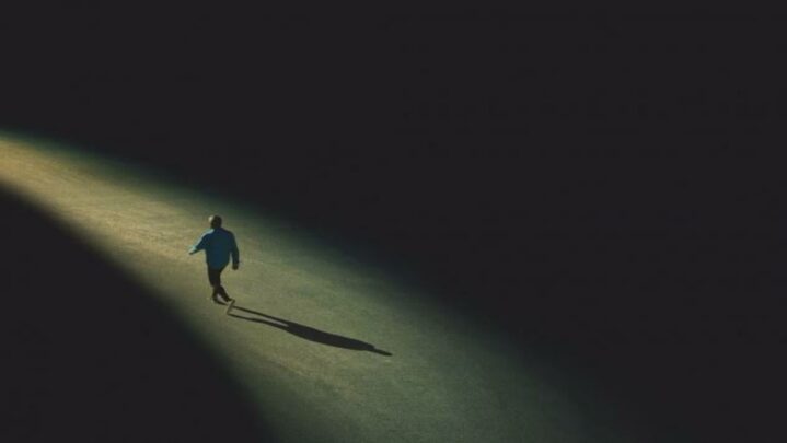 6 Ways To Cope With Your Loneliness & Be Happy