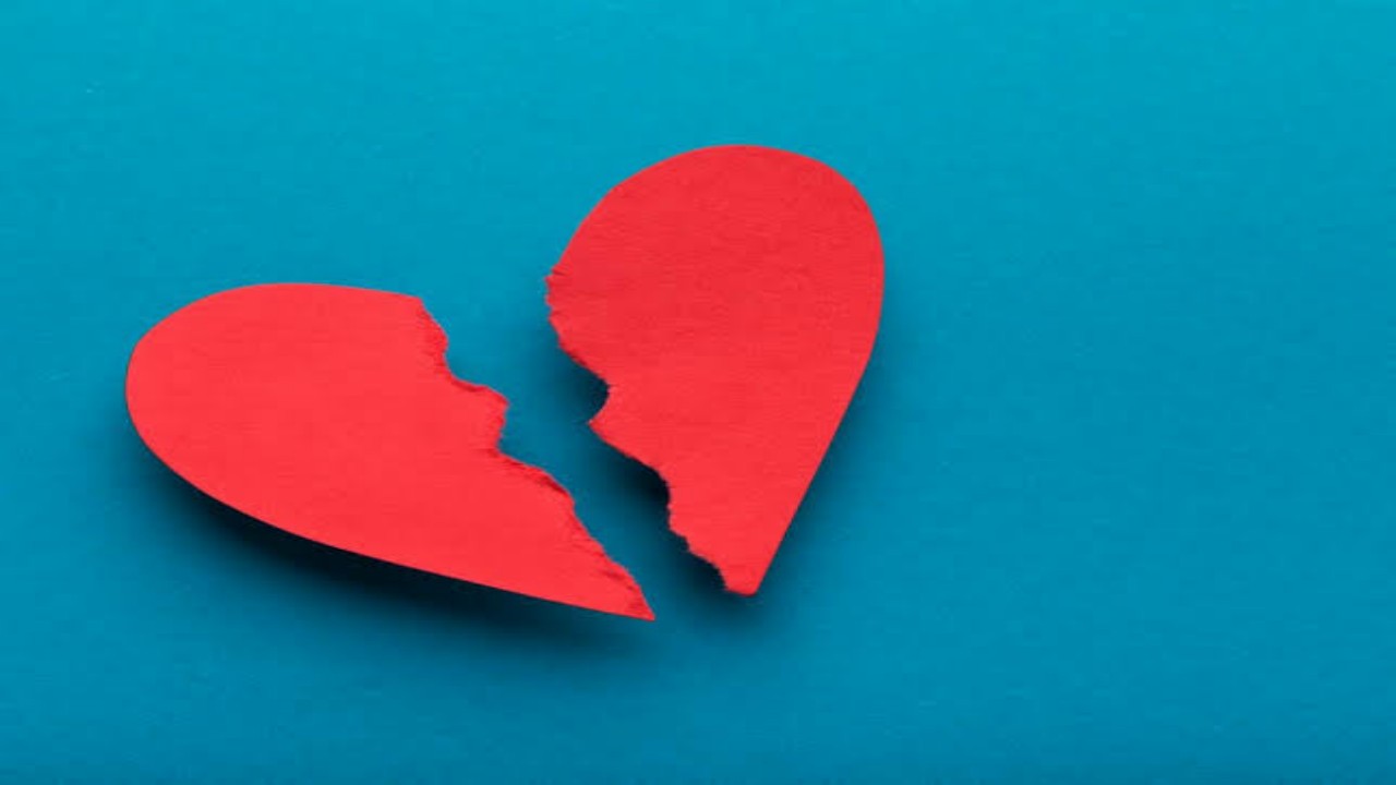 5 Signs That Show You, It's Time To End A Relationship