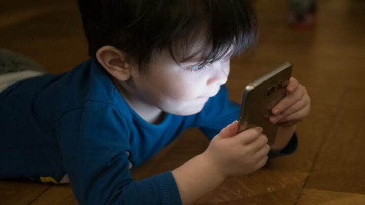 With Every Child Addicted To Mobile, Tips To Take are Of Their Eyes & Avoid Eye Problems