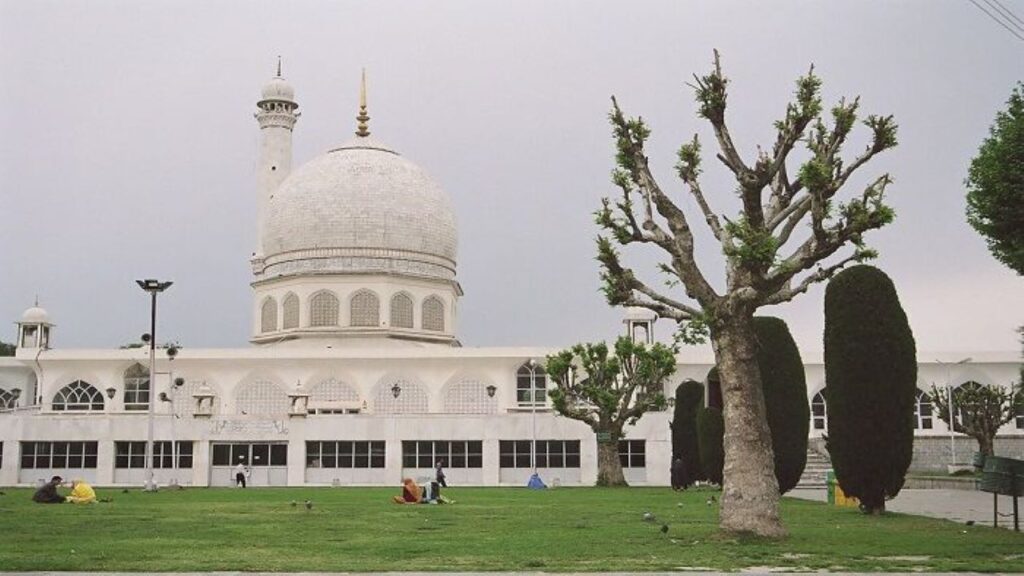 Incredible India: Top 5 Most Beautiful Mosque In India One Must Visit 1