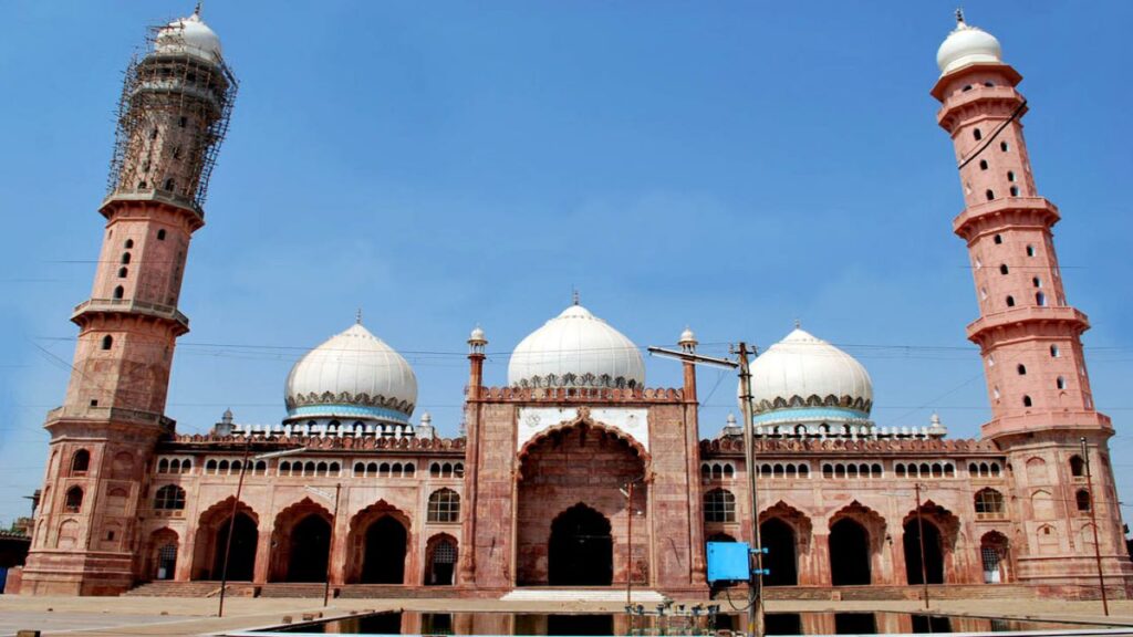 Incredible India: Top 5 Most Beautiful Mosque In India One Must Visit 4