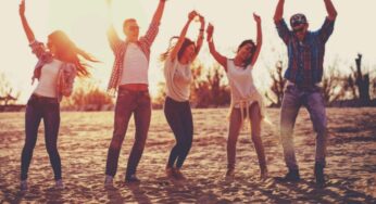 Must Read: Surrounding Yourself With Happy People Will Always Keep You Happy