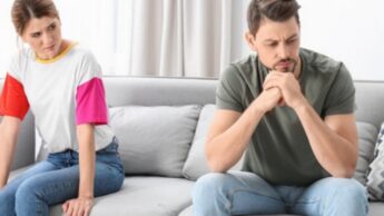 Signs That Tell You That He Texts You Only When He Is Bored & It’s Time To Take The Hint