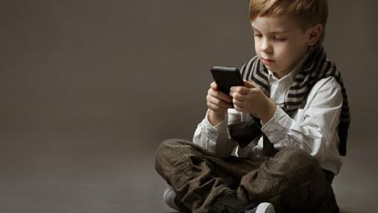 Things that prove the new generation is being affected in a bad way due to technology.