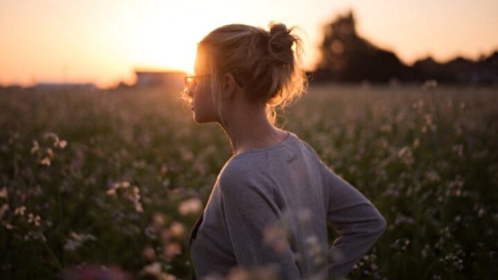 4 Ways For Introverts To Charge Their Happiness