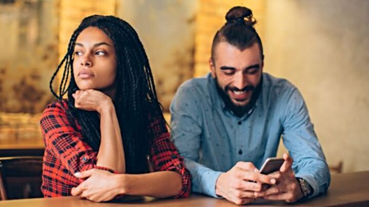 5 Signs Of A Cheating Man You Must Never Ignore