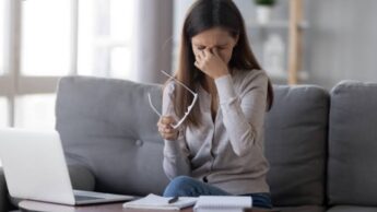 5 Symptoms That Show You Need An Eye Test