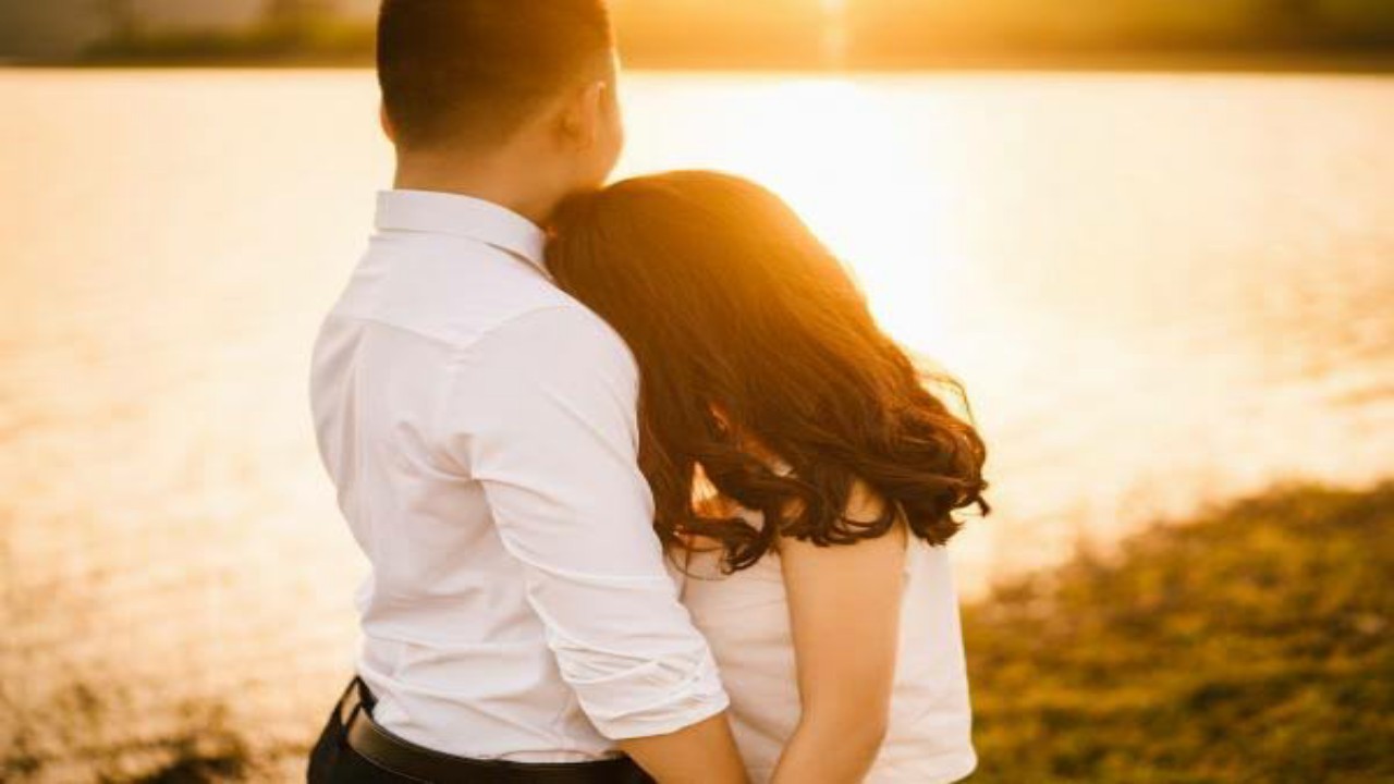 6 Subtle Signs That Show You Are Perfect For Each Other