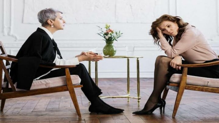 Signs To Break Up With Your Therapist When Things Don’t Work Out