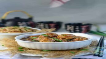 Bored With Daily Food Routine? Here Is Restaurant Style Veg Manchurian Gravy Just For You