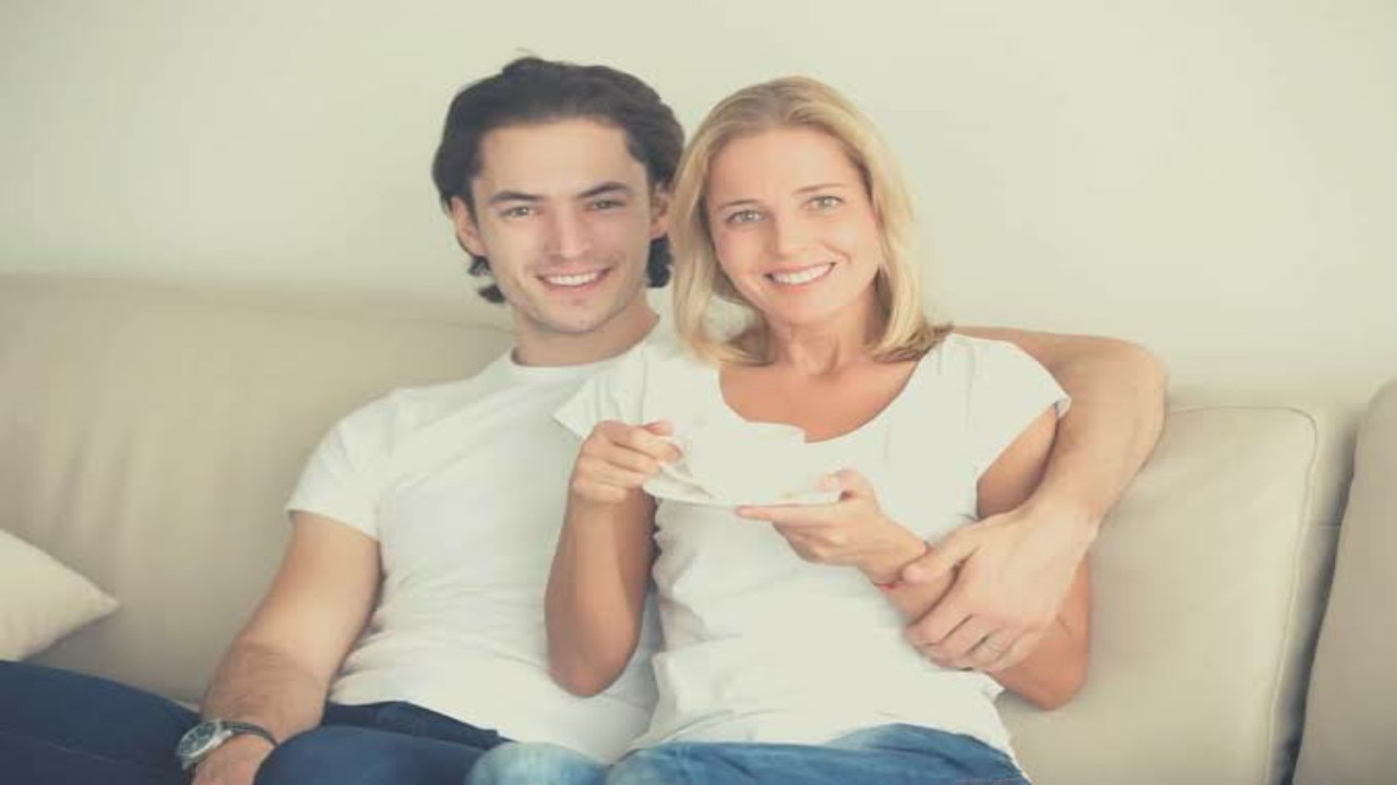 Tips To Date A Man Who Is Younger Than You