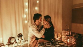 5 Signs That Prove He Enjoys Making Love To You