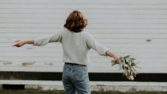 Must Read: Stop Chasing Happiness For Future And Find It Now Instead