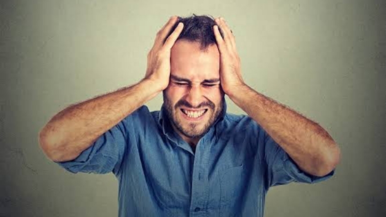 Negativity Scrolling In Your Mind? Here's How You Can Take Back Control