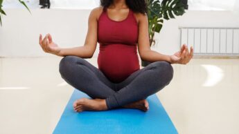 Pregnant & Yoga Addicted? Here Are 5 Prenatal Yoga Poses Just For You