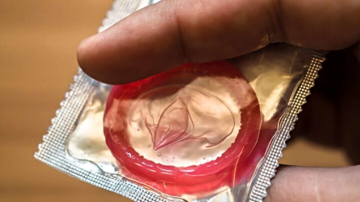 What Causes Allergic Reaction To Condom? Know More