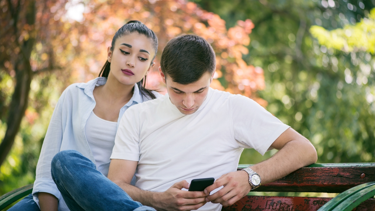 Why Does Jealousy Occur In A Relationship? Know How It Affects Us
