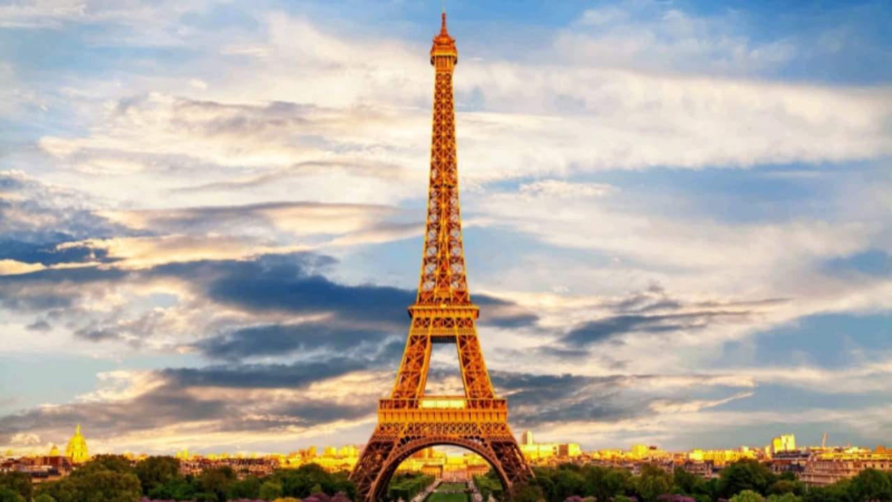 paris known as the city of love