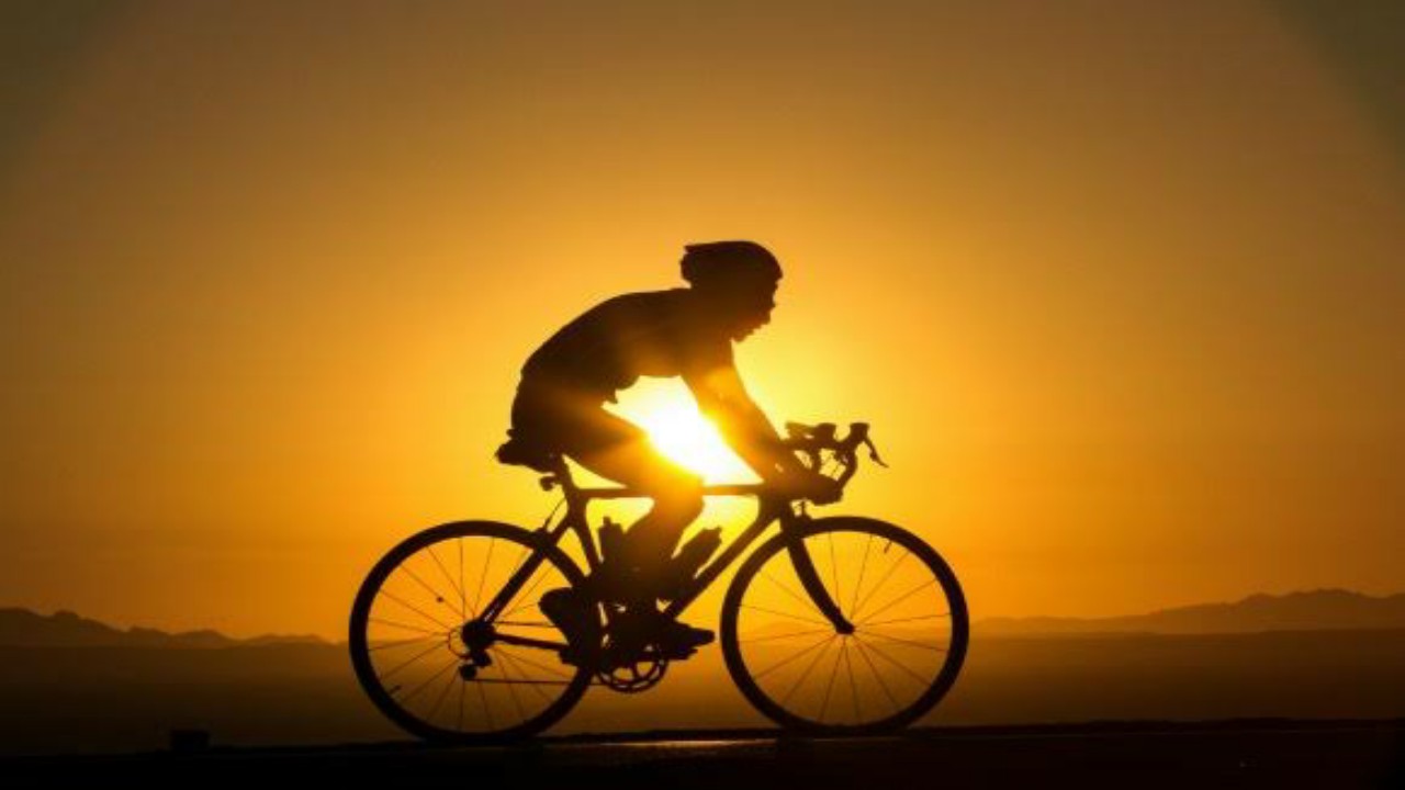 How Does Early Morning Rides Contribute To Our Happiness?
