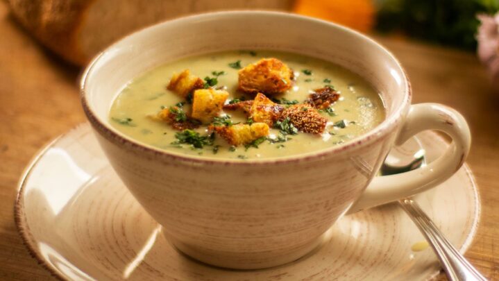 In Search Of Continental? Here Is Italian Garlic Soup Just For You