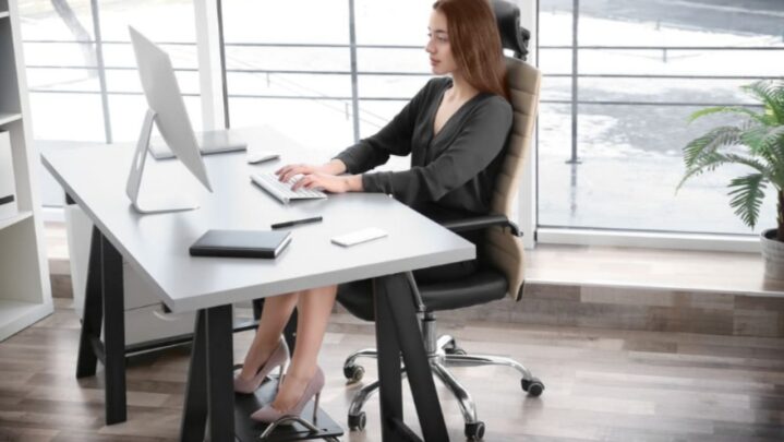 Know Proper Sitting Posture While Working On A Computer At Your Workplace