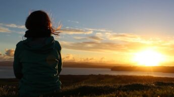 Simple Yet Effective Tips To Be Peaceful & Live In Present