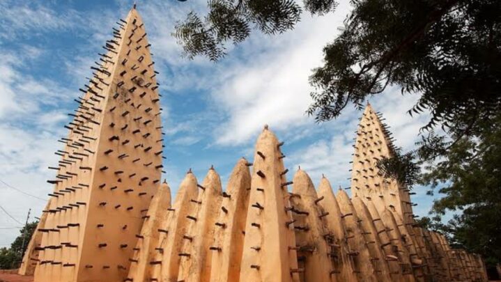 Having You Seen These Beautiful Mud Brick Mosques Of West Africa: Have A Look