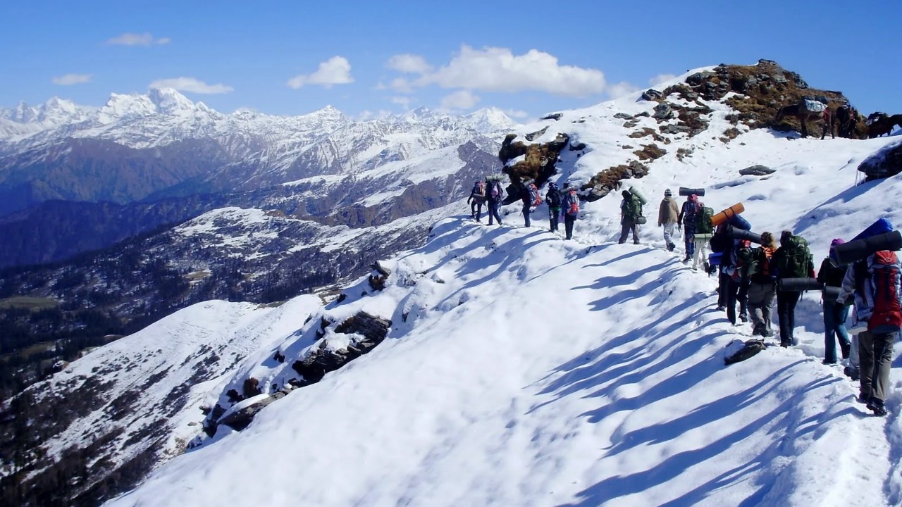 snow trek in april in india