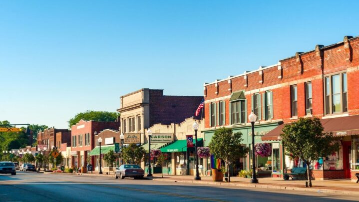 9 Reasons Why Living In Small Town Is Fun