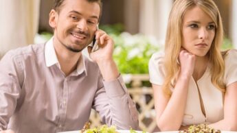 3 Ways To Get Out Of A Bad Date