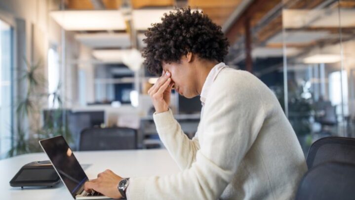 Easy Ways Of Reducing Stress & Being Happy At Work